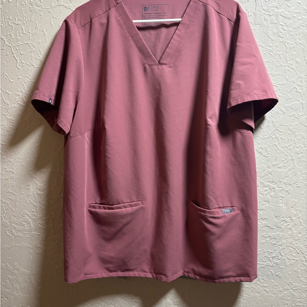 Figs Women's Mauve V-Neck Short Sleeve Scrub Top
